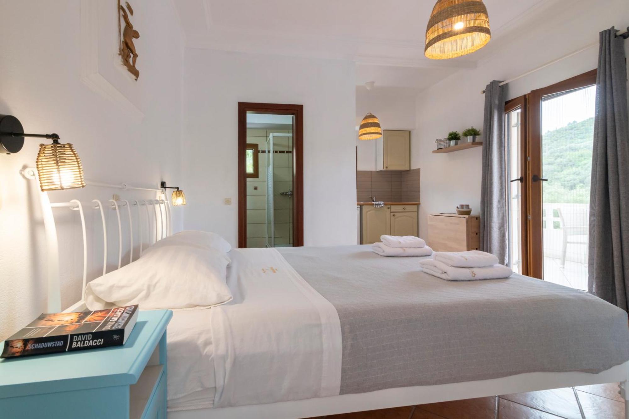 Golden Sun Aparthotel Parga Exterior photo