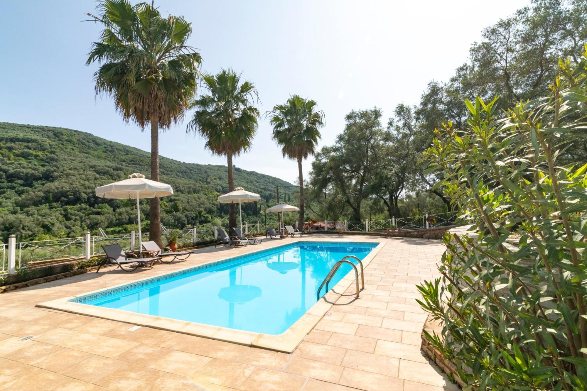 Golden Sun Aparthotel Parga Exterior photo