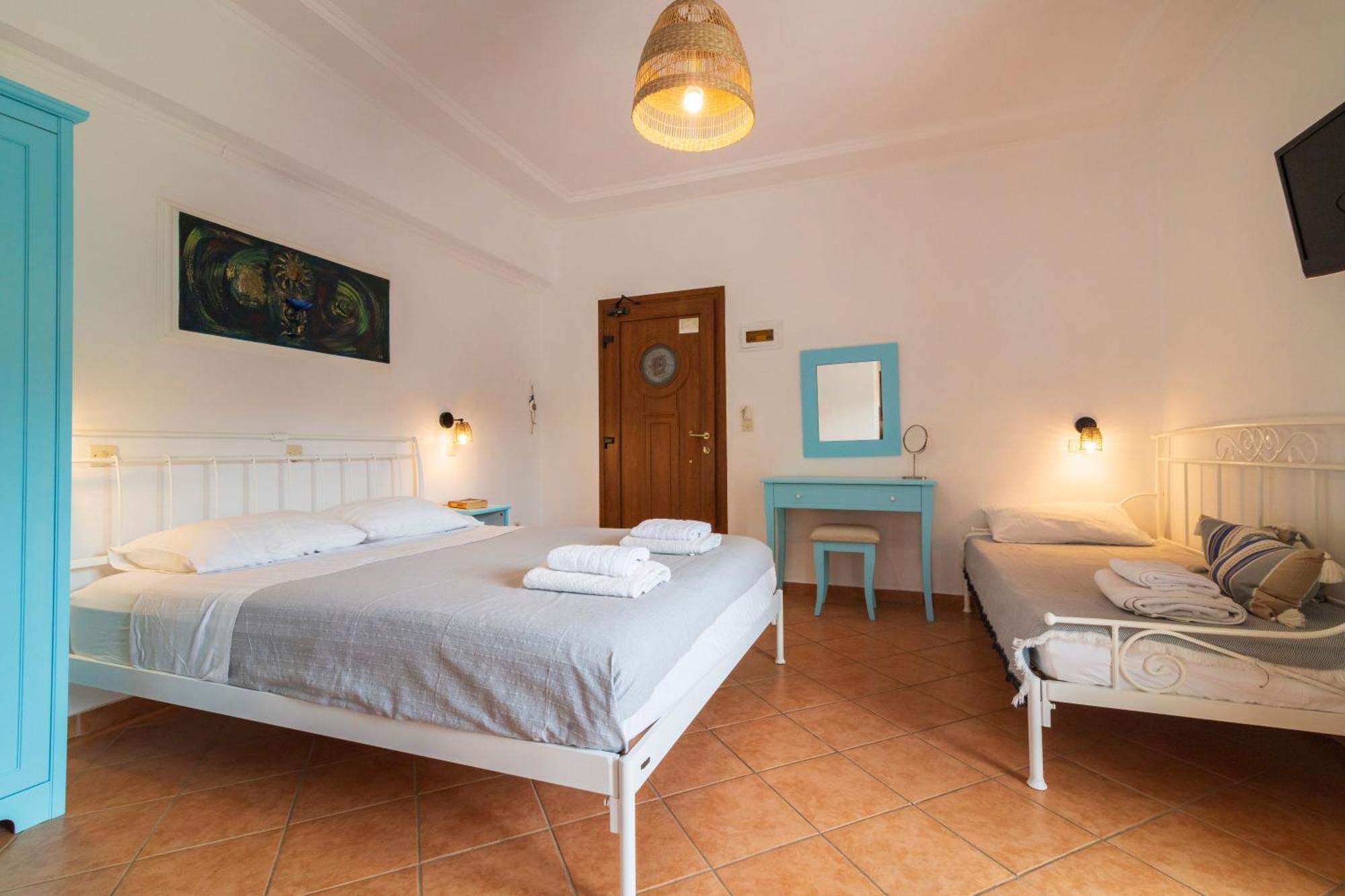 Golden Sun Aparthotel Parga Exterior photo