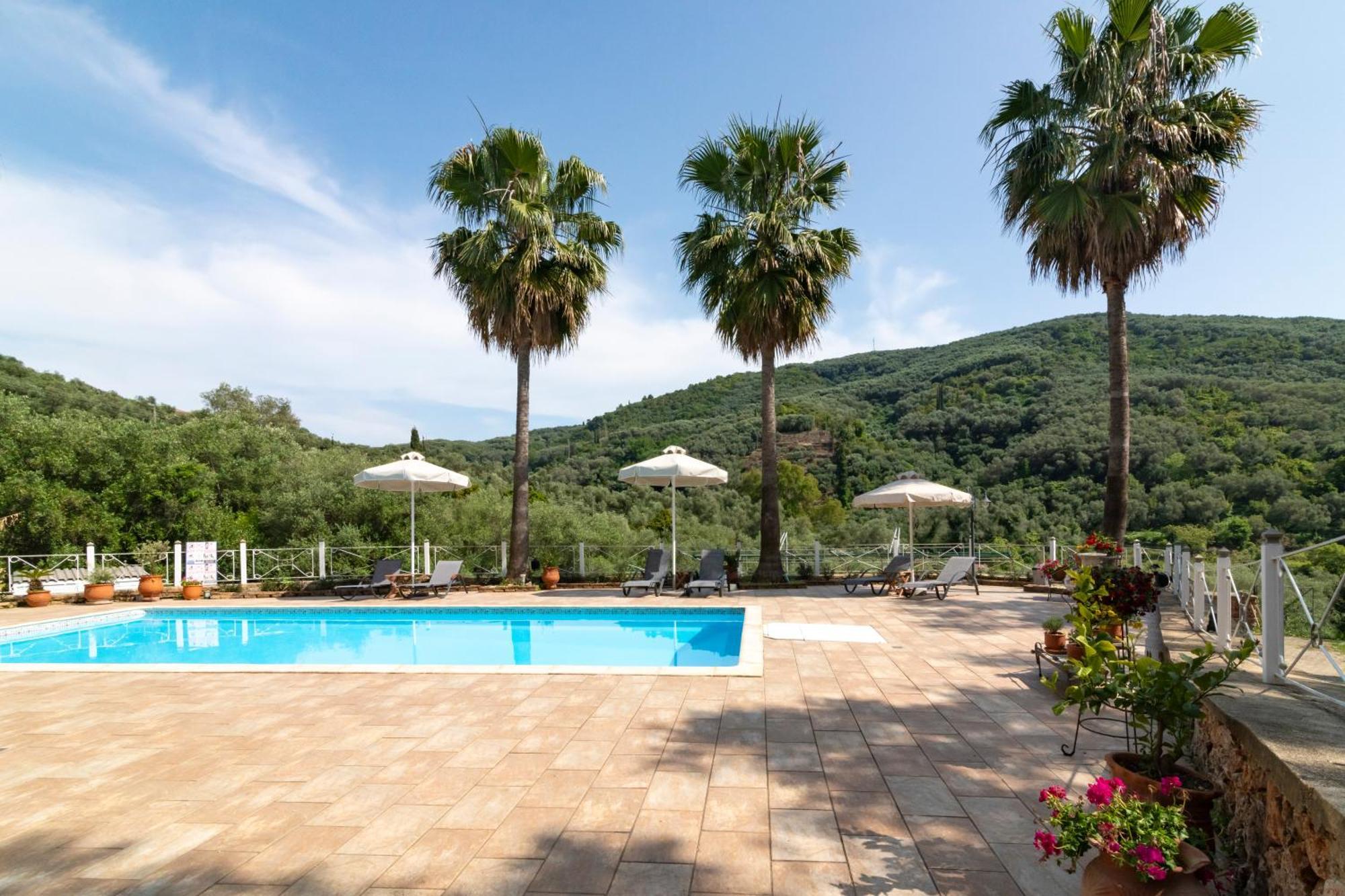Golden Sun Aparthotel Parga Exterior photo