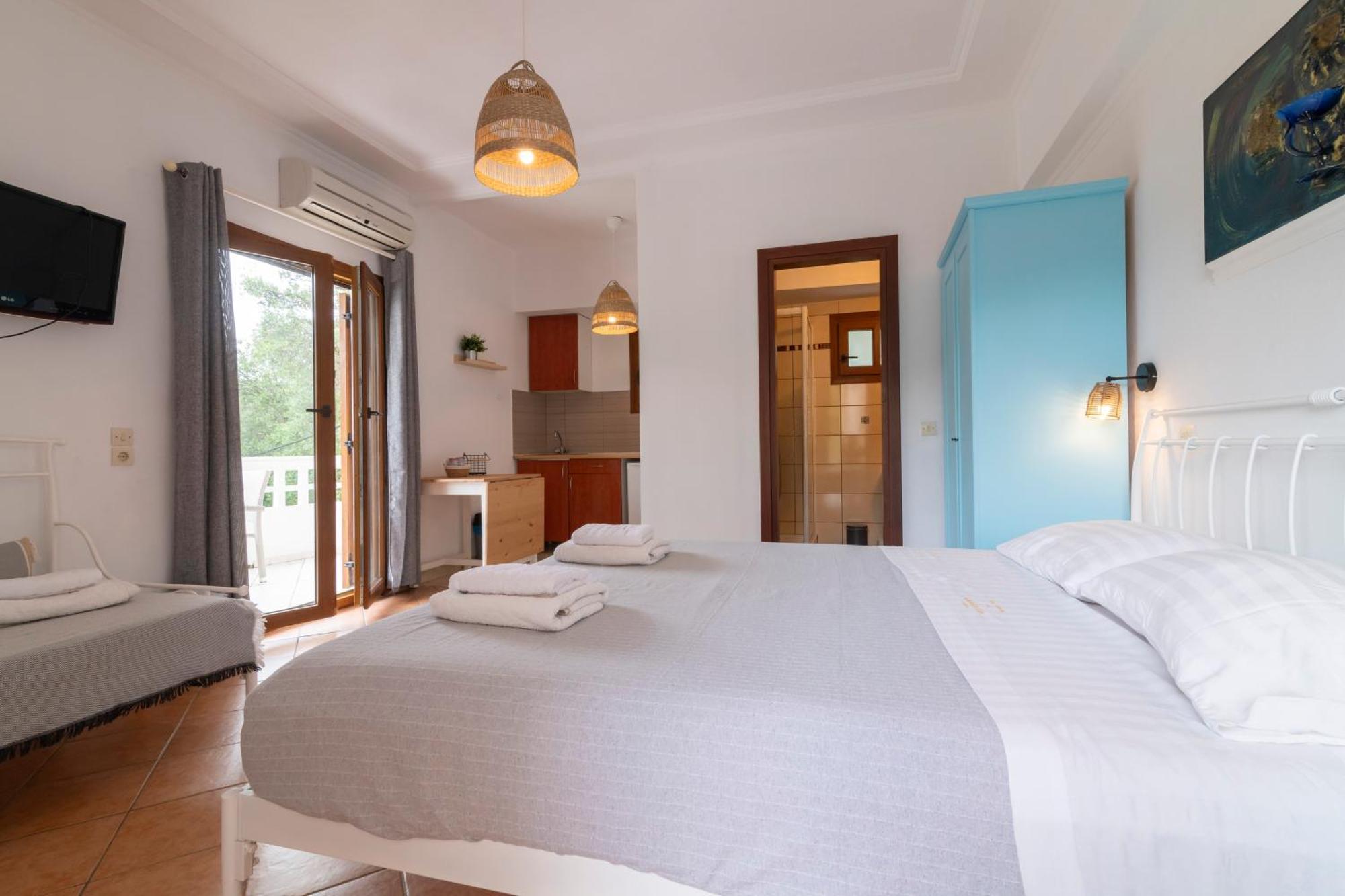 Golden Sun Aparthotel Parga Exterior photo