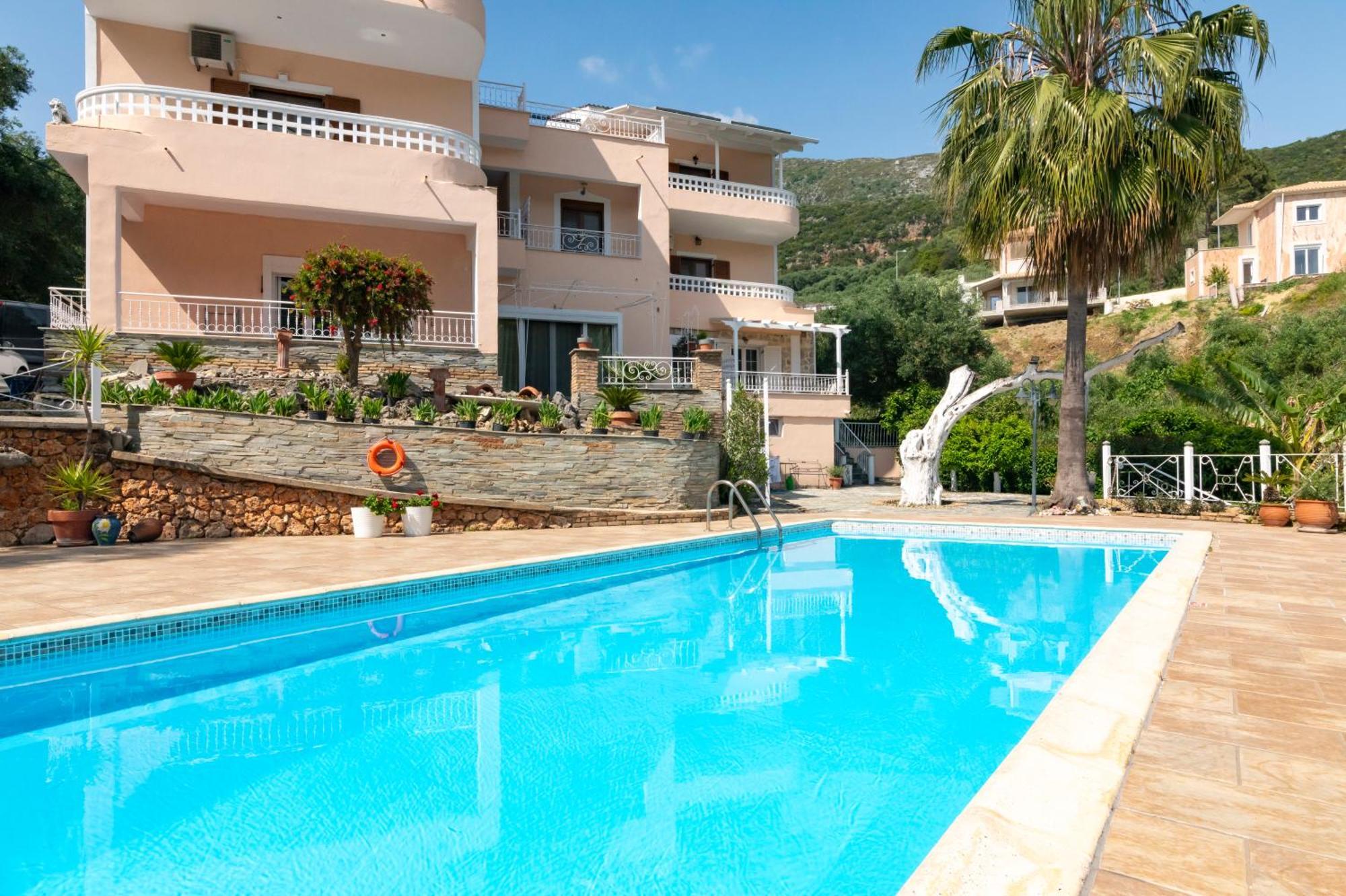 Golden Sun Aparthotel Parga Exterior photo